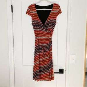 Laundry by Shelli Segal geo pattern faux wrap dress